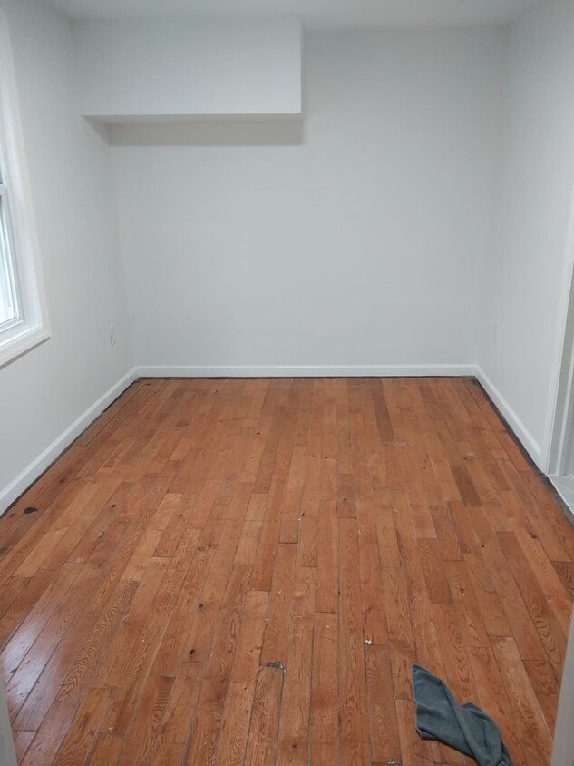 Primary Photo - 117 Borden Ave