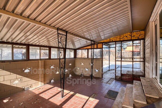 Foto del edificio - 2344 Monterey Rd