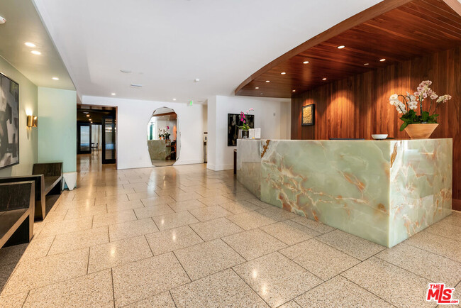 Foto del edificio - 10777 Wilshire Blvd