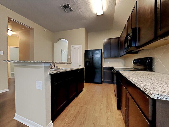 Building Photo - 2324 Shady Tree Ln