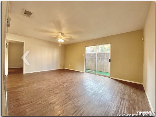 Foto del edificio - 4119 Castlewood