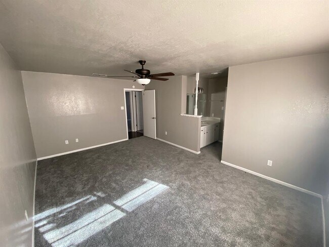 Building Photo - 1027 Ruswood Dr