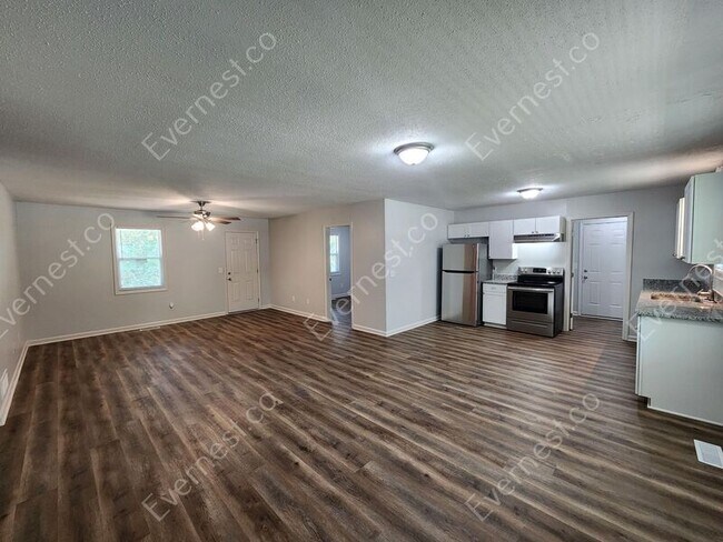Foto del edificio - 711 W Creek Cir