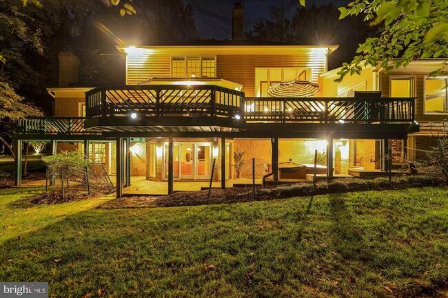 Foto del edificio - 9454 Newbridge Dr