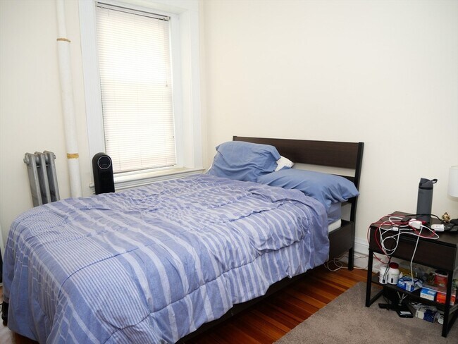 Foto del edificio - 1382 Beacon St
