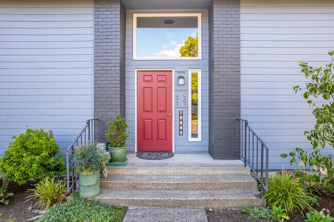 Entrance - 10895 SW Meadowbrook Dr