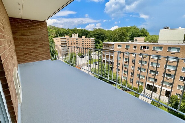 Building Photo - 416 Benedict Ave