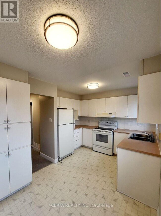 Building Photo - 6245 Tealwood Pl