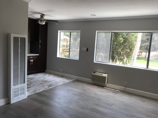 Building Photo - 936 Lucile Ave