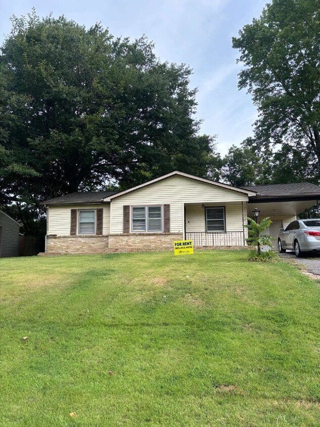"Charming 3-Bedroom Gem on Winfield Road - Cozy Comfort Awaits in 966 Sq Ft!" - "Charming 3-Bedroom Gem on Winfield Road - Cozy Comfort Awaits in 966 Sq Ft!"