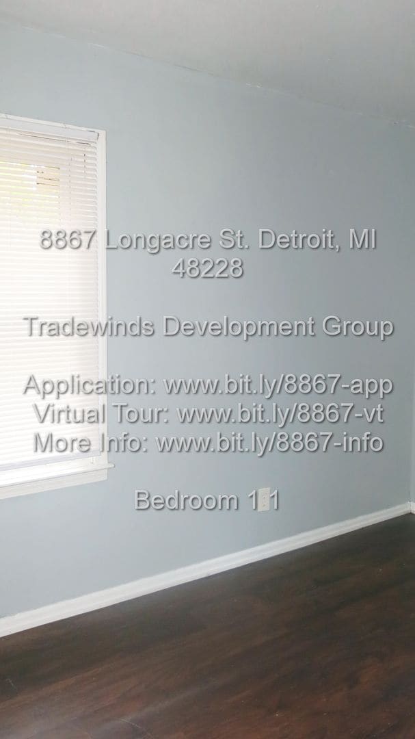 Building Photo - 8867 Longacre 3bed/1bath spacious kitchen,...