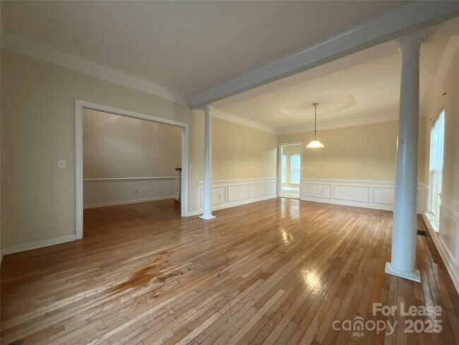 Foto del edificio - 10411 Rougemont Ln
