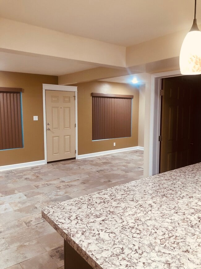 Building Photo - 203 E Dunklin St