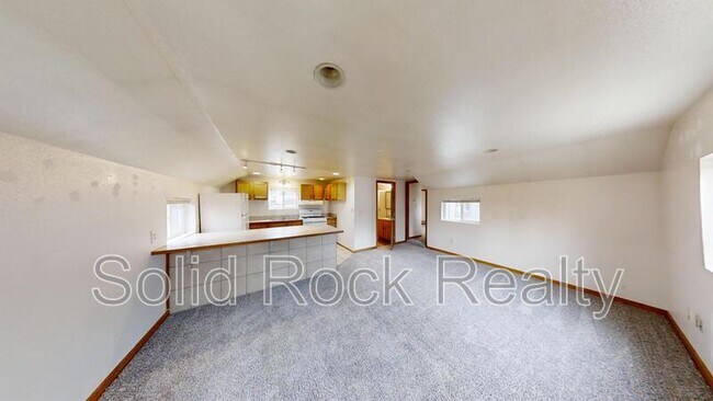 Building Photo - 815 E Costilla St