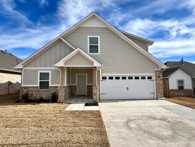 Building Photo - 4 Bedroom 3 Bathroom 2 Car Garage Home in ...