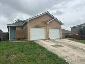 Building Photo - 5731 Golf Heights