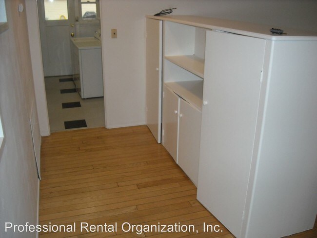 Building Photo - 1012 Azuar Ave