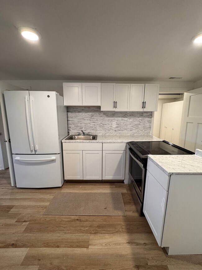 Foto del edificio - 870 S 68th St