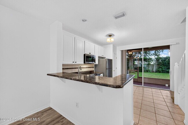 Foto del edificio - 1391 Hampton Park Ln