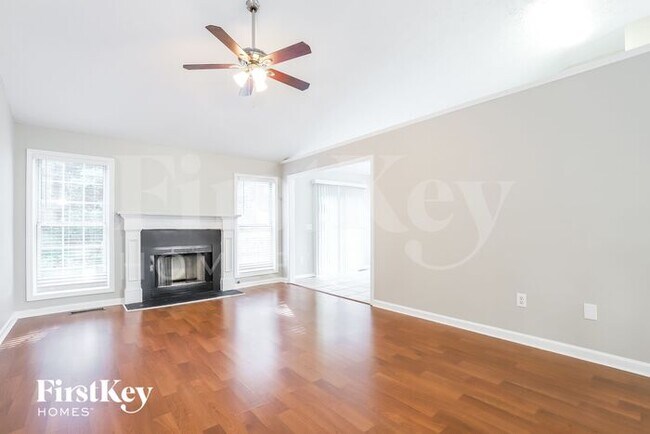 Building Photo - 3640 Palisade Park Dr