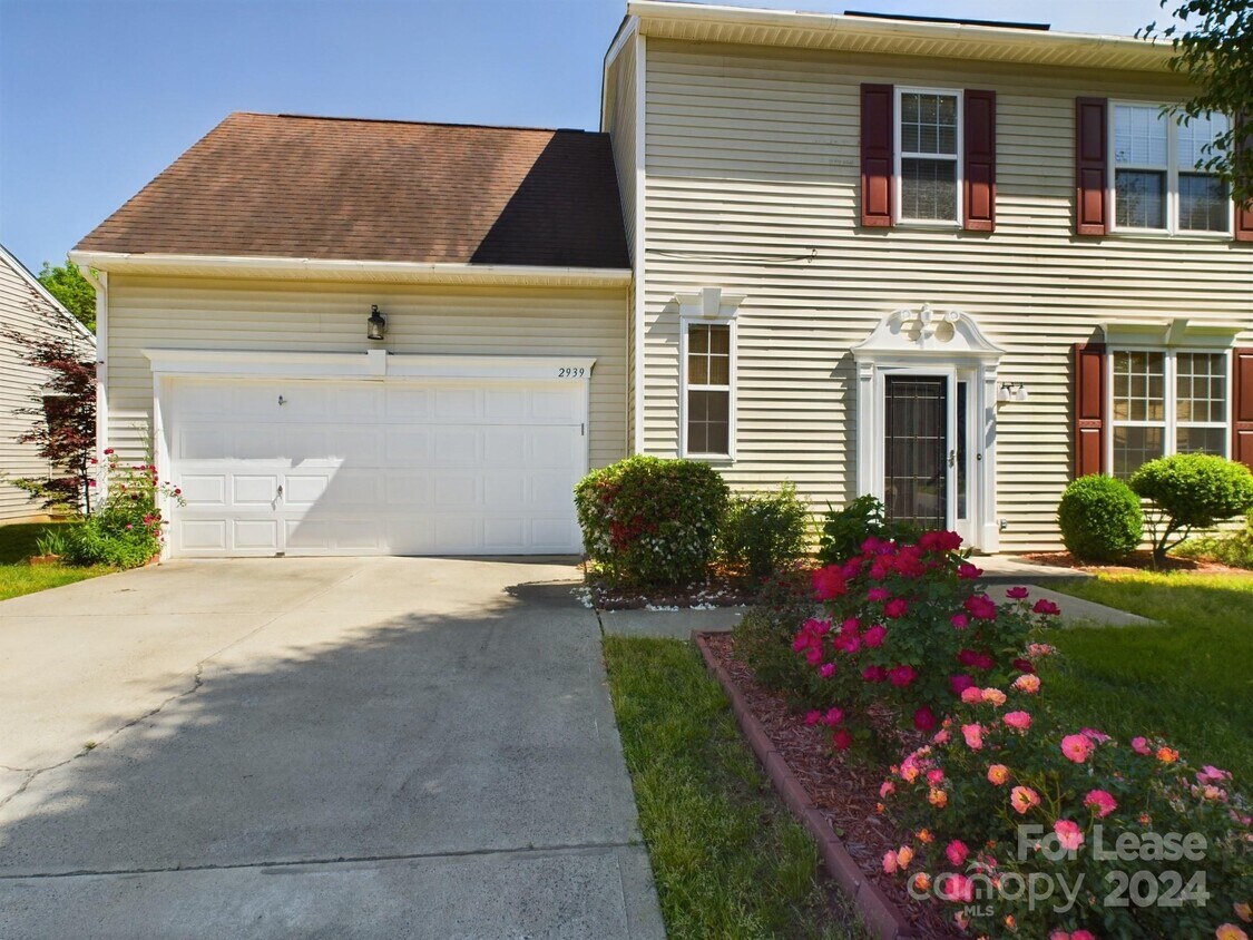 Primary Photo - 2939 Brahman Meadows Ln