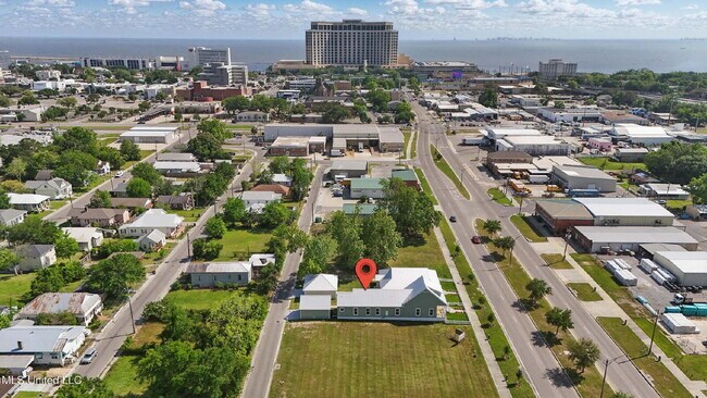 Foto del edificio - Fully furnished brand new home with garage!