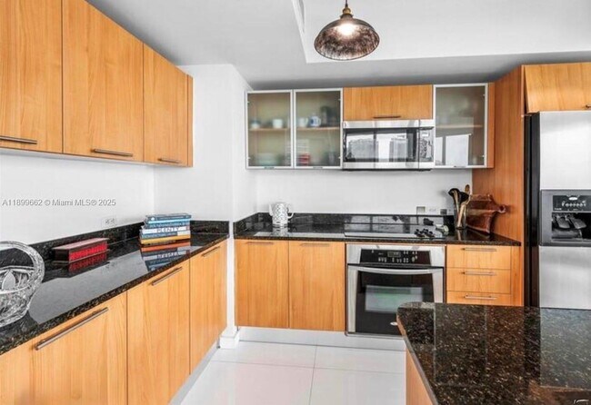 Foto del edificio - 480 NE 30th St