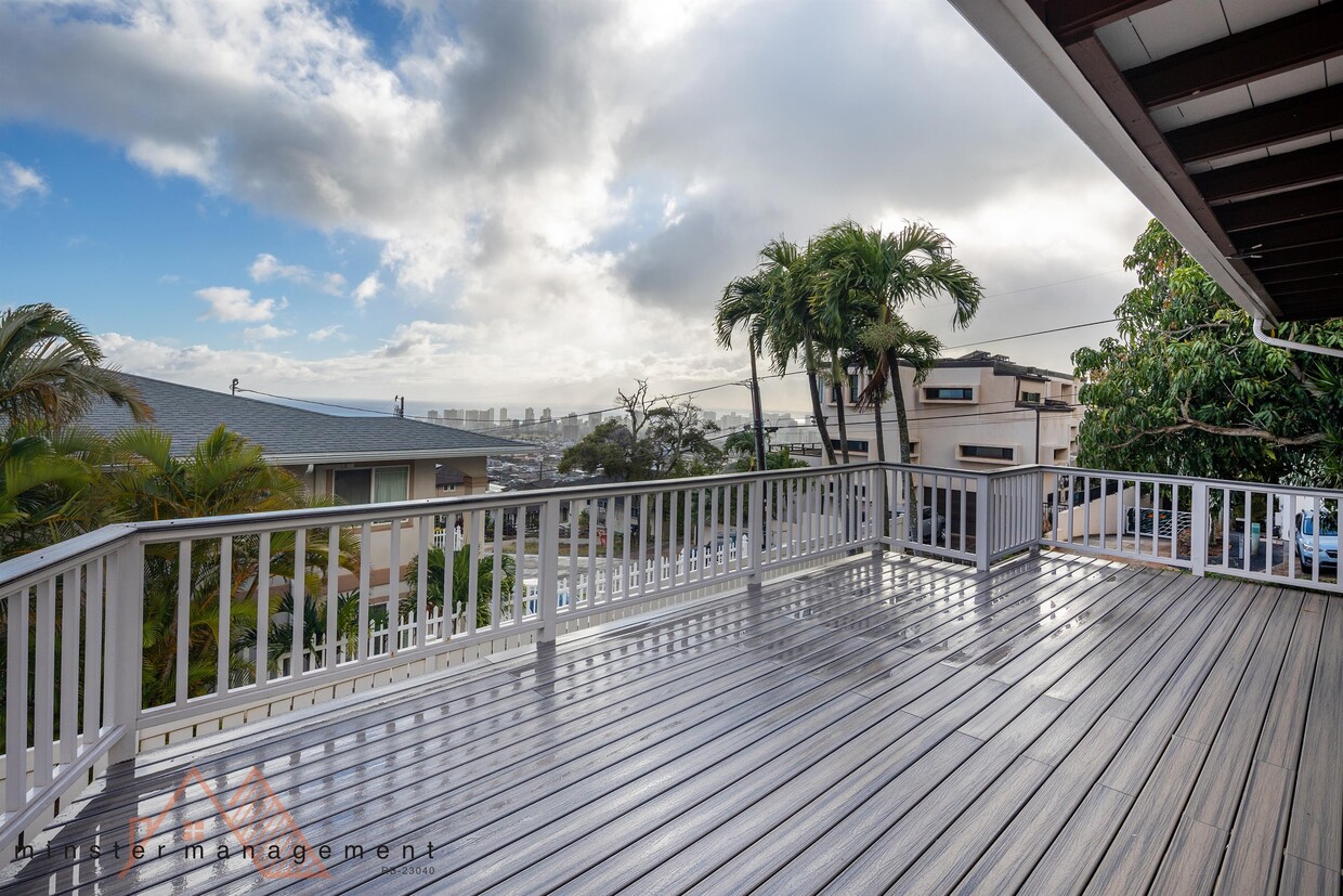 Primary Photo - 1741 Mikahala Way
