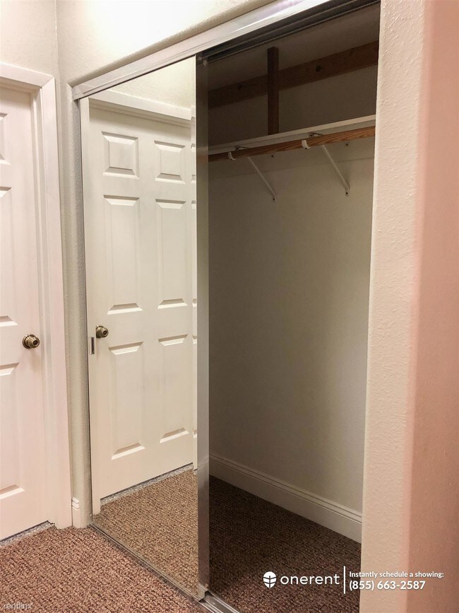 Building Photo - 3 br, 2 bath Duplex - 796 Hillside Blvd -
