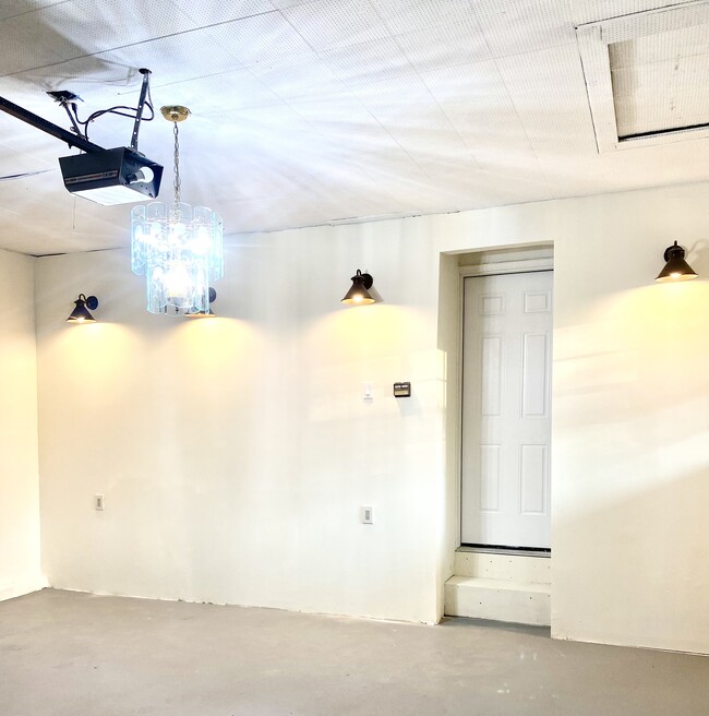 Building Photo - 418 S Marginal Rd