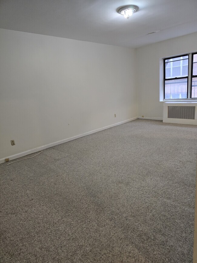 42 Barker Ave Unit 2E, White Plains, NY 10601 Condo for Rent in White