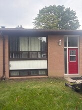 Building Photo - 117 Hurley Rd