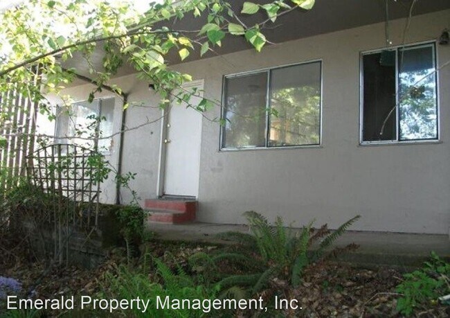 Building Photo - 320-320 1/2 Clark St