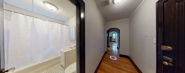 Building Photo - 116 College Ave