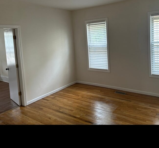 Building Photo - 159 Black Rock Ave