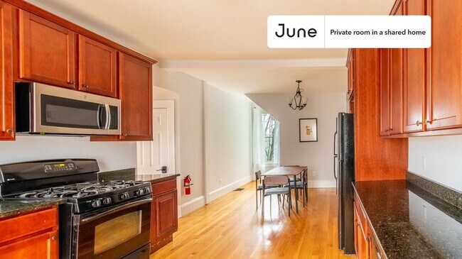 Foto del edificio - Room in Shared 5 bed/2.5 bath home in Newton Corner