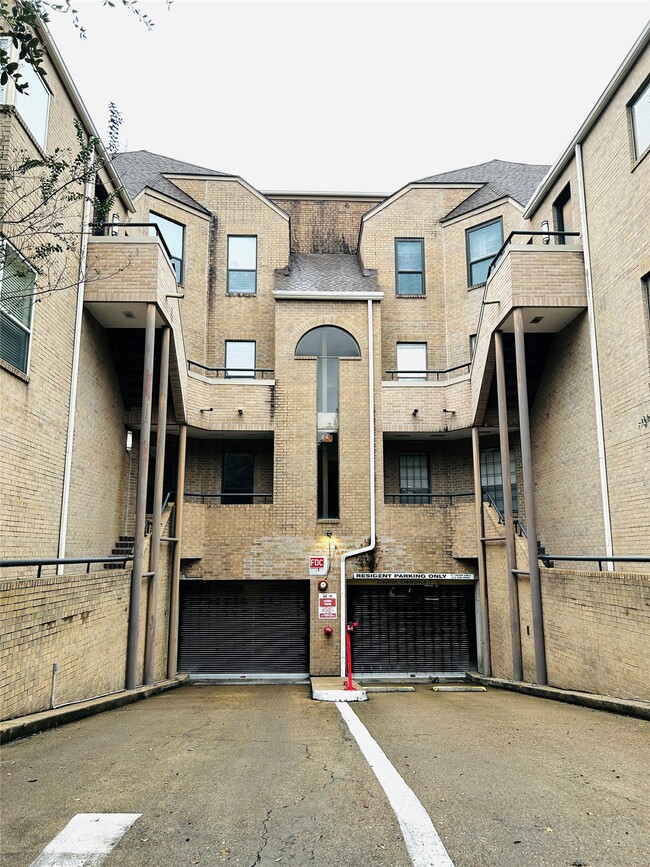 Building Photo - 5200 Weslayan St