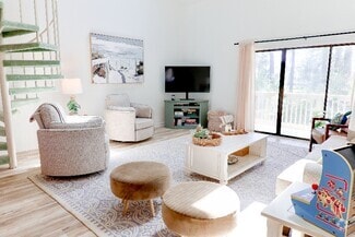 Building Photo - 1095 Plantation Dr W