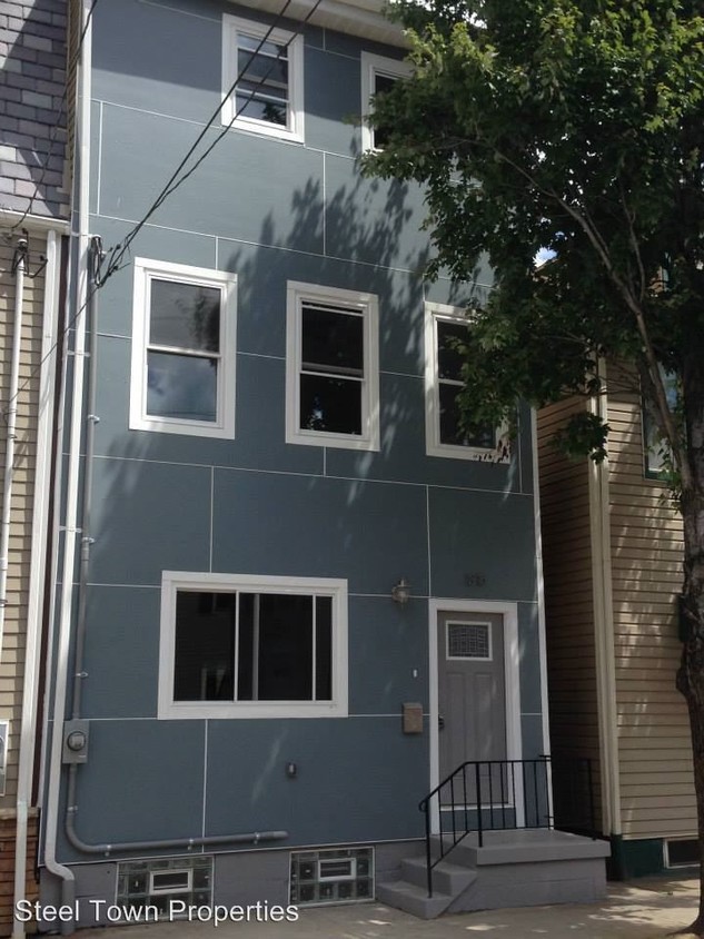 Primary Photo - 4 br, 2.5 bath House - 1815 Jane St.