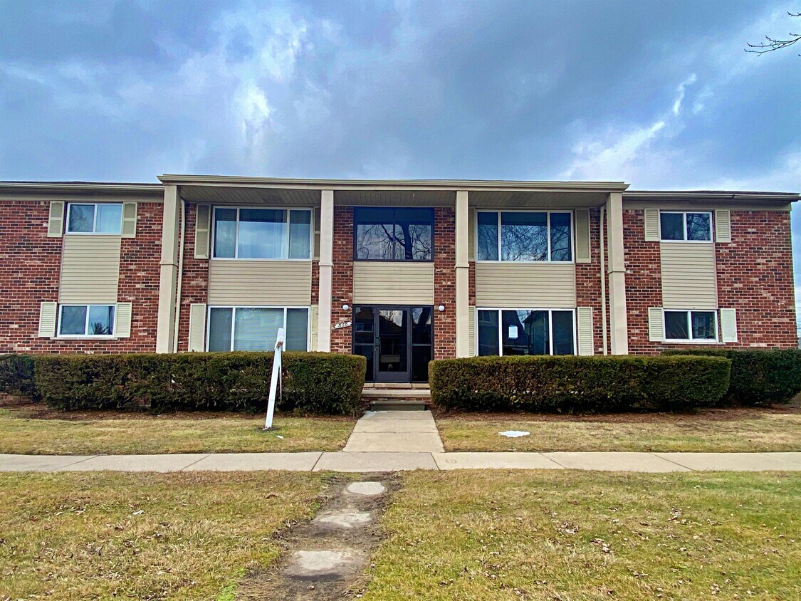 360 Walnut St Unit 102