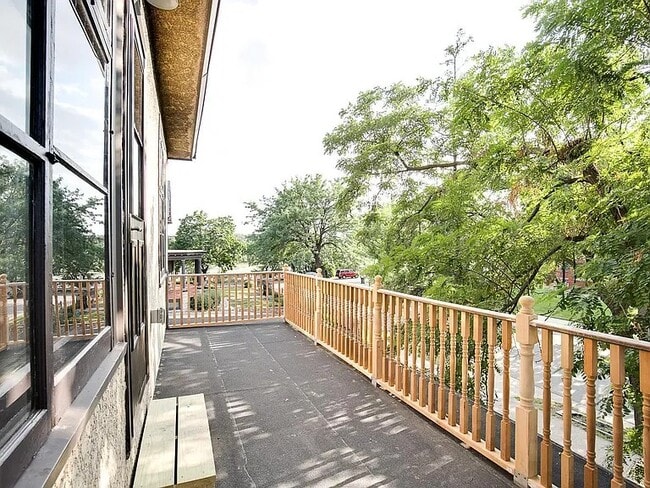 Balcony - 1609 Elliot Ave