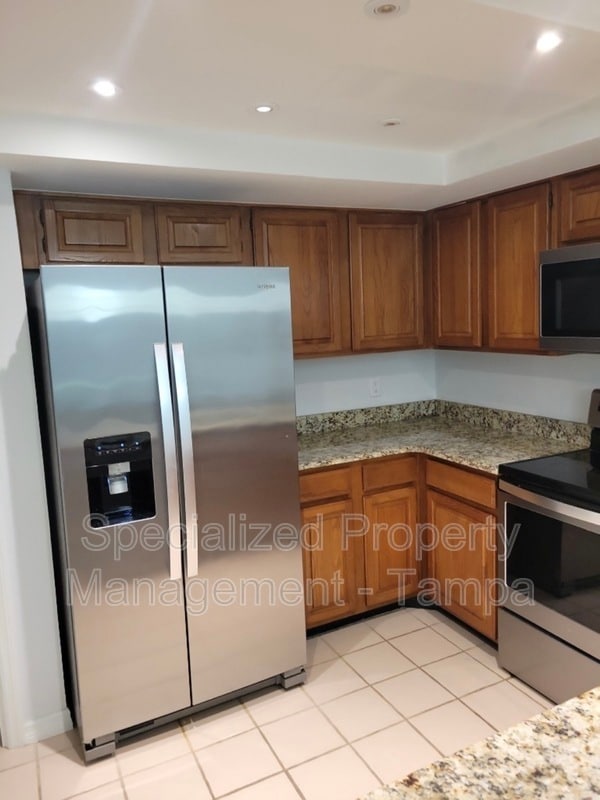 Building Photo - 13025 Village Chase Cir