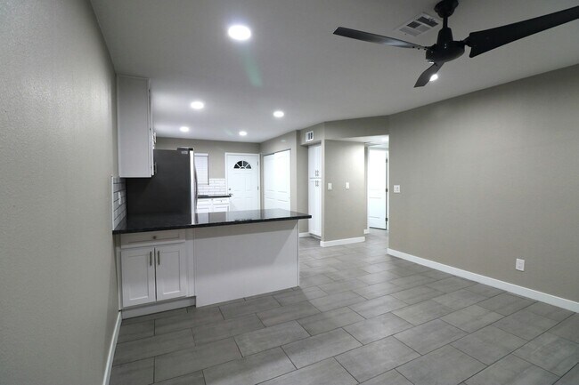 Foto del edificio - 1 N Naco Way