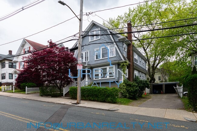 Streetview - 299 Foster St