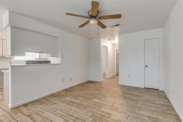 Foto del edificio - 215 Roberts Cir