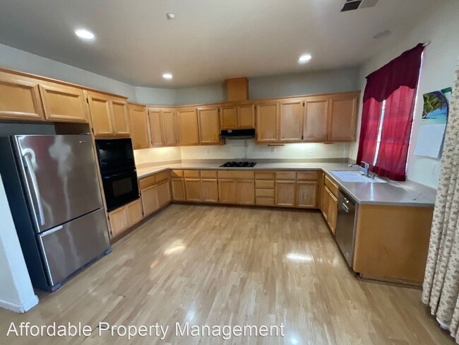 Building Photo - 4 br, 3 bath House - 34265 Myrtle Lane