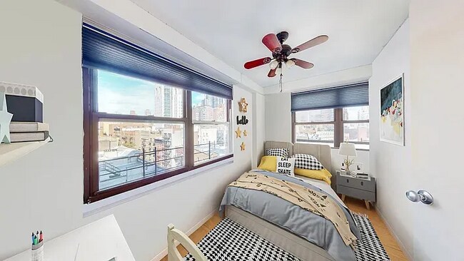Foto del edificio - 347 W 53rd St