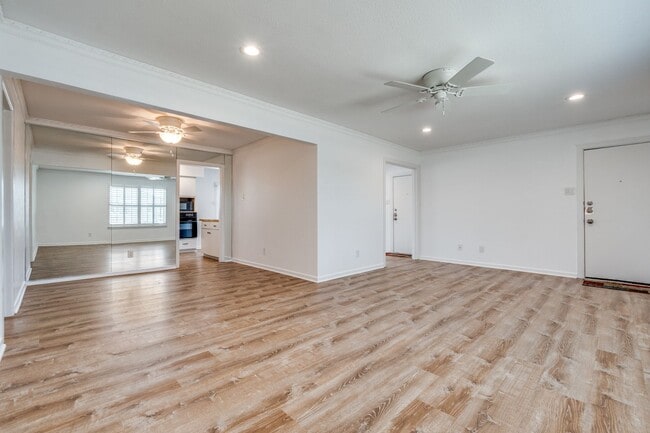 Photo - 5833 Birchbrook Dr Apartment