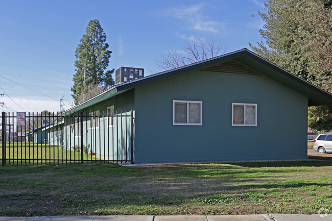Building Photo - Cazares Terrace II