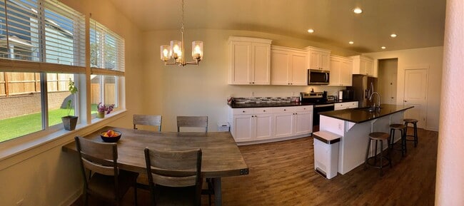 Foto del edificio - $2,850 - NEW Campanella Estates 2-story, 4...